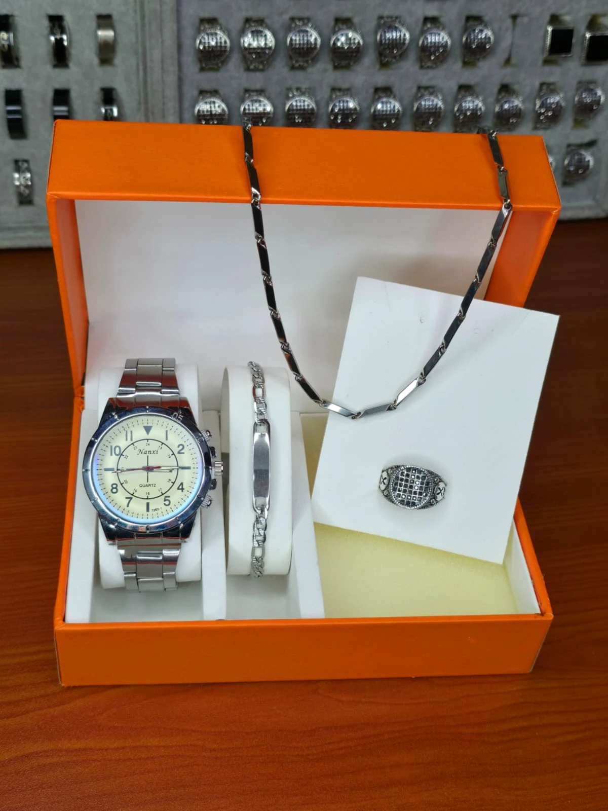 طقم اكسسوار رجالي ٤ قطع