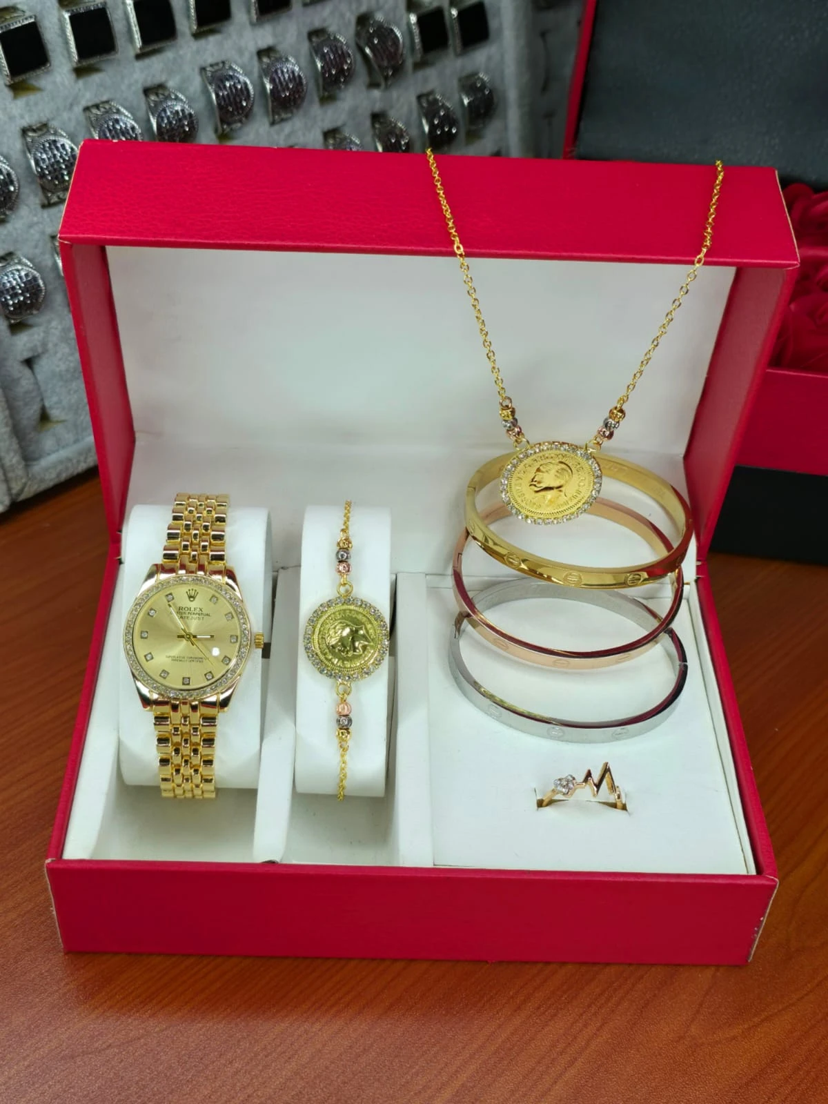 طقم اكسسوار نسائي ٧ قطع