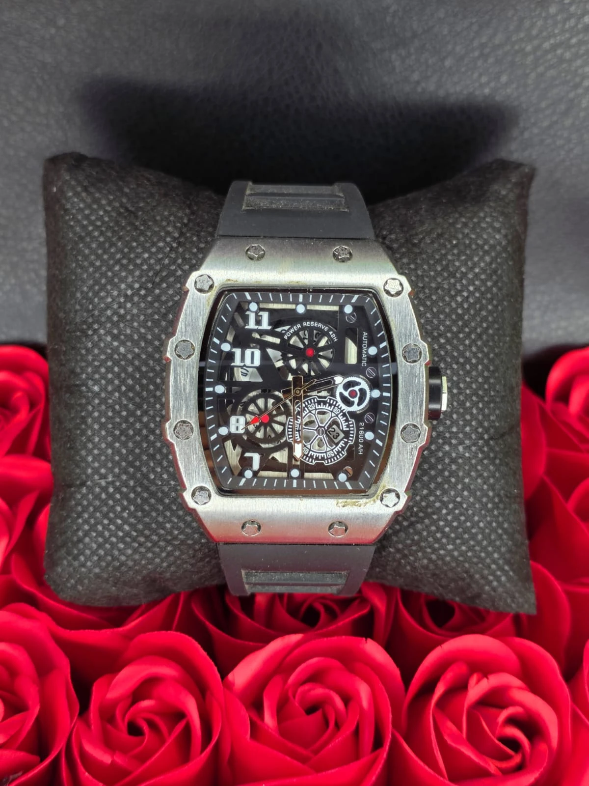 ساعه careen ( ضد المي )