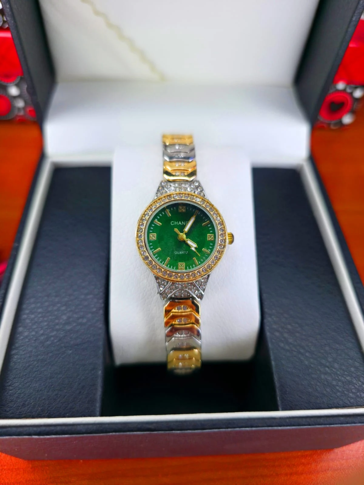 ساعه نسائية