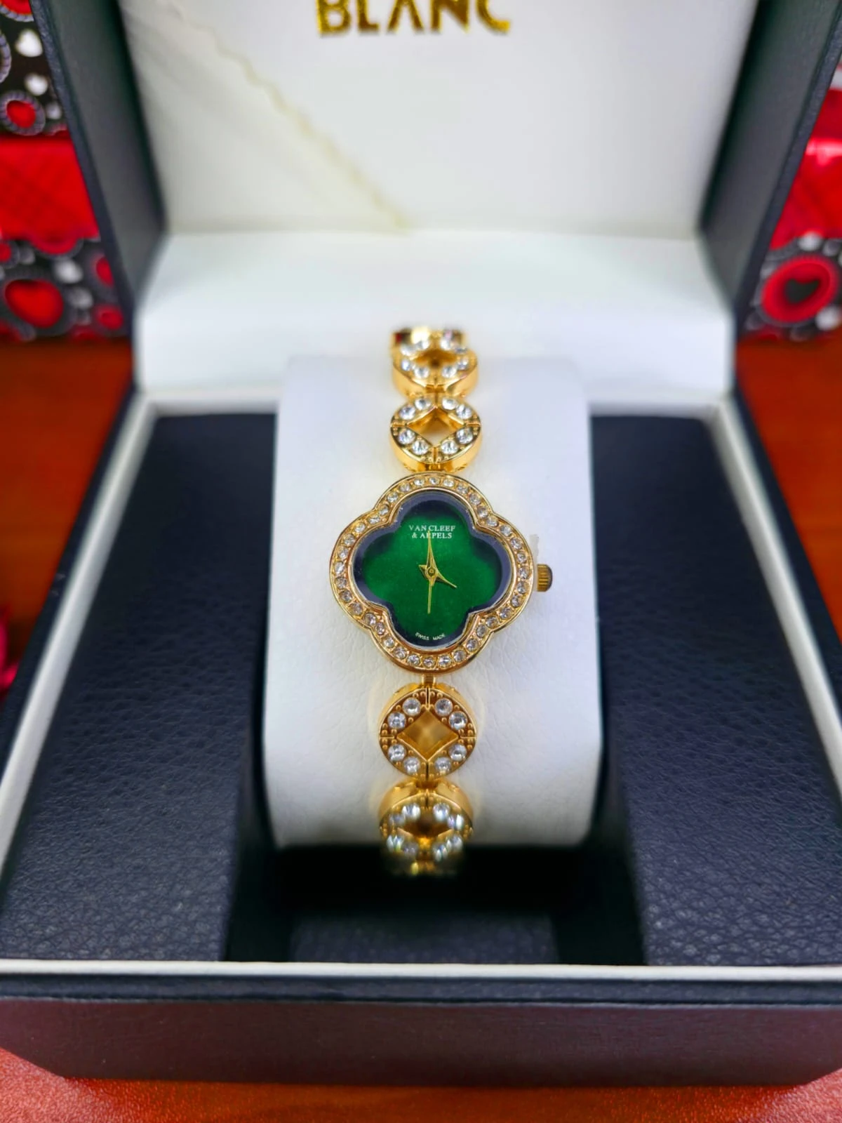 ساعه نسائية