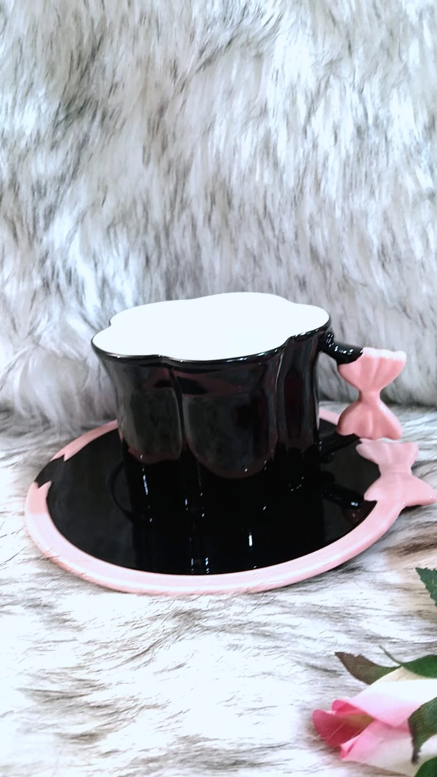 ماغ مع صحن لون أسود وزهر ب ١١ $